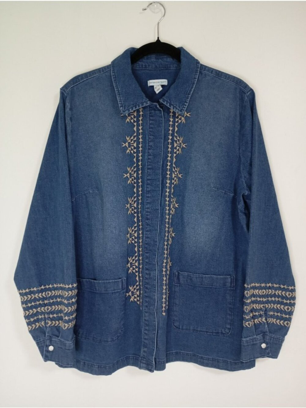 Canyon Retreat Trendy Embroidered Denim Snap Front Top Size L Blue Shirt
